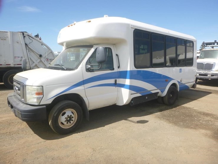 2014-ford-e450-image-2