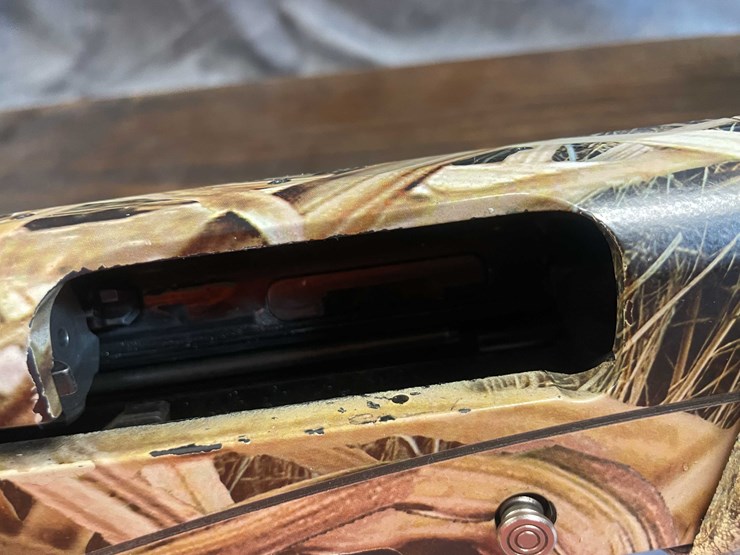 #10082-•-remington-v3-field-sport,-12-ga.-semi-auto-shotgun,-sn:-rn28026a-image-18