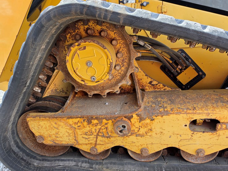 2021-caterpillar-299d3-image-21