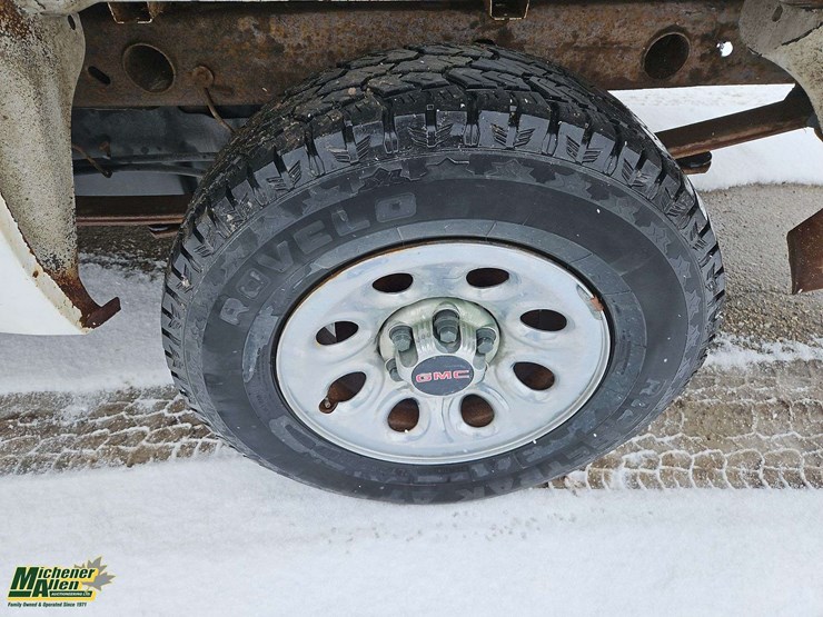 2010-gmc-sierra-1500-image-11