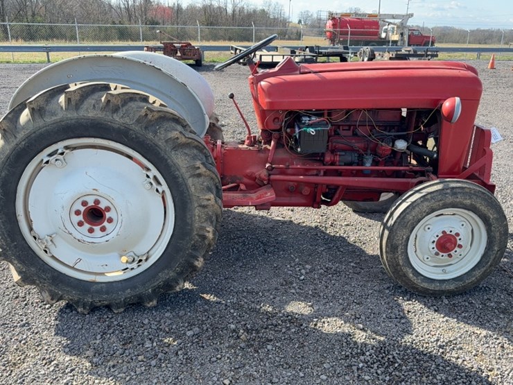 ford-tractor-image-6