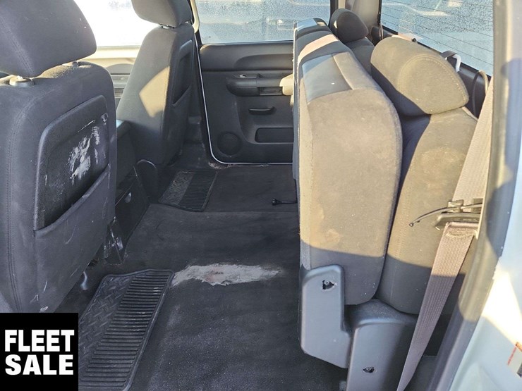 2011-chevrolet-silverado-1500-image-18