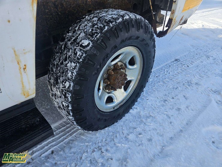 2006-gmc-sierra-2500hd-image-12