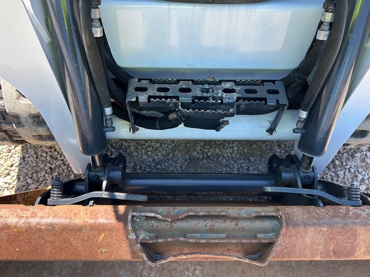 2018-bobcat-t590-image-10