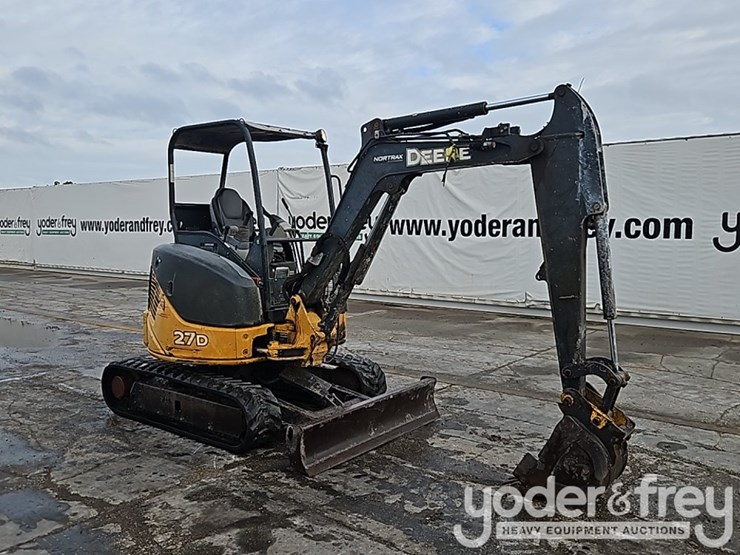 2015-deere-27d-image-7