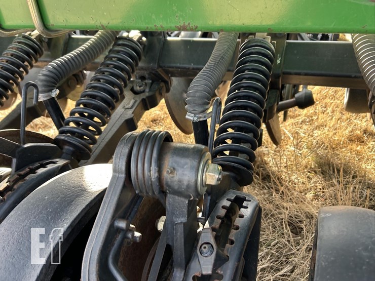 2004-john-deere-1590-image-58