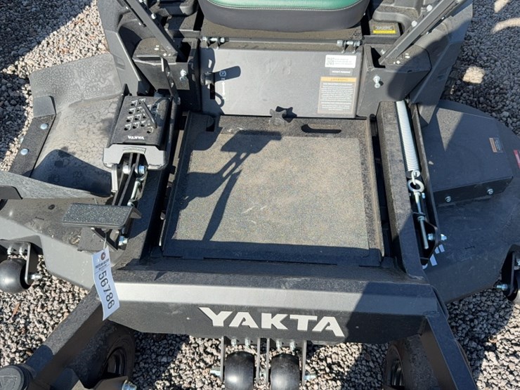 #4074-•-yakta-yxr-120-zero-turn-mower-image-5