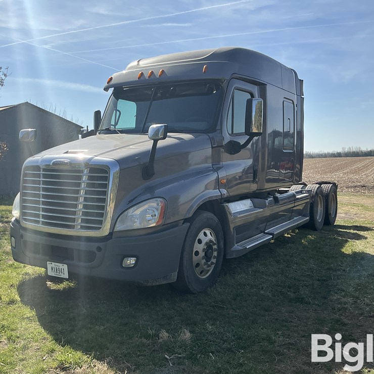 2016 FREIGHTLINER CASCADIA 125