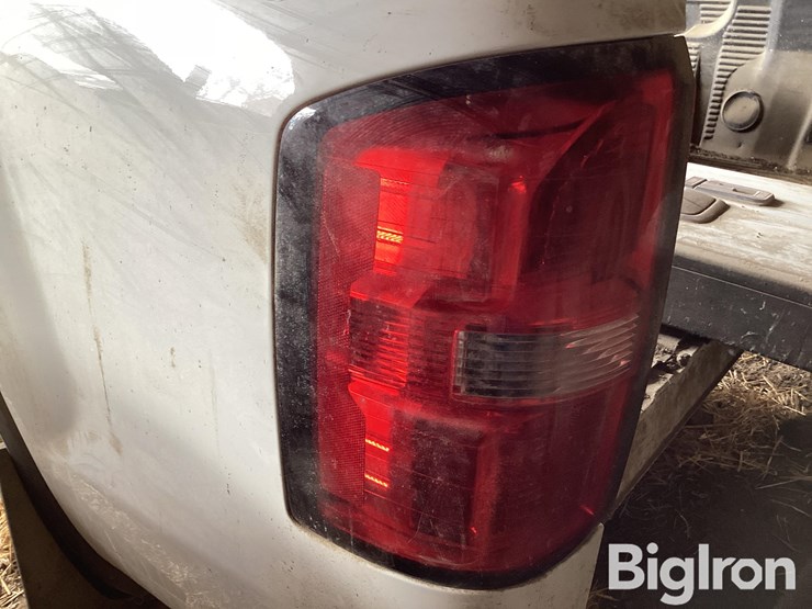 2015-gmc-sierra-3500-image-16