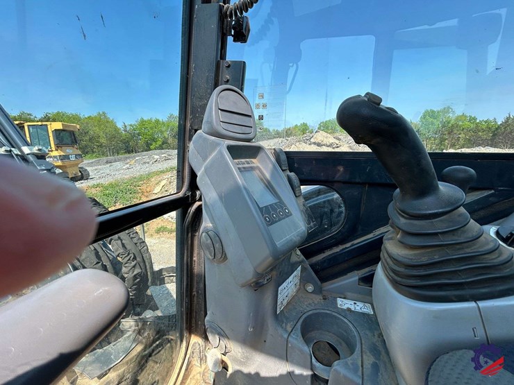 2021-deere-60g-image-54