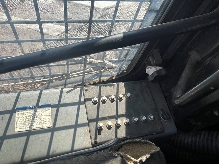 2008-caterpillar-553-image-44