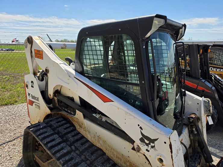2019-bobcat-t770-image-21