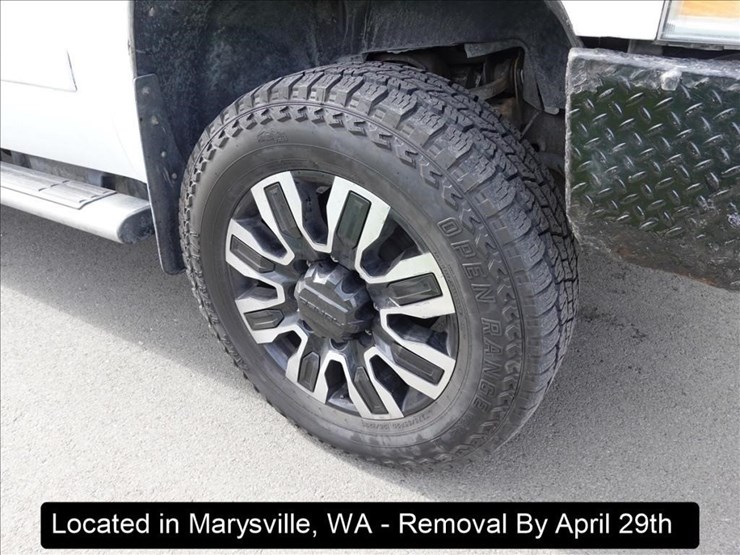 2011-chevrolet-3500-image-23