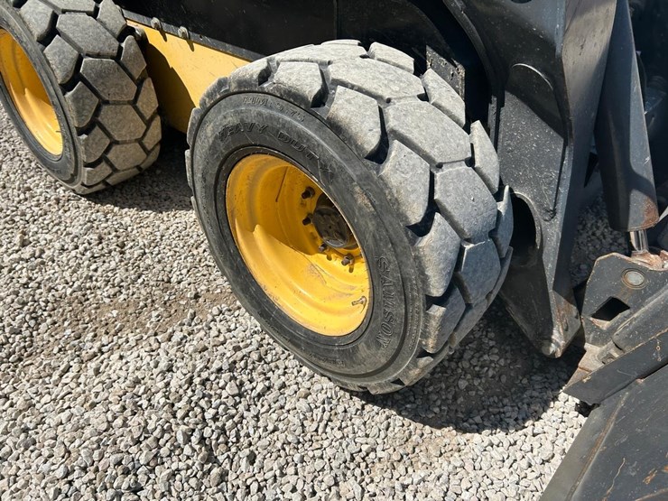 2016-new-holland-l234-image-13