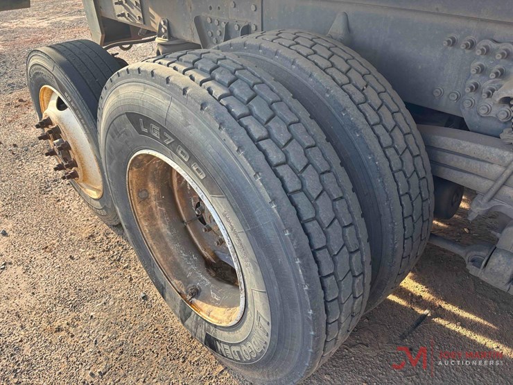 2000-sterling-lt9500-image-26