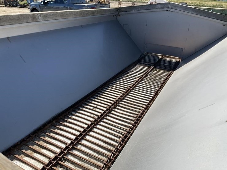 s&a-transpread-12'x7'-s.s.-pull-fert.-spreader-image-11