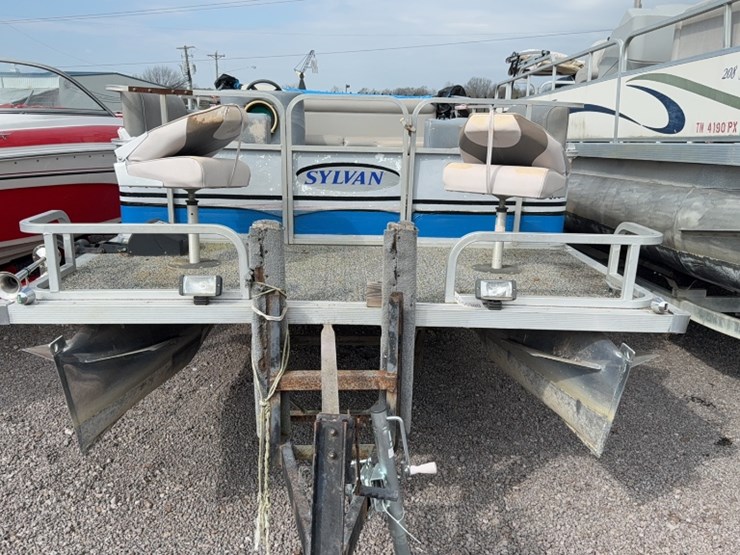 #4007-•-1990-sylvan-20'-pontoon-boat-image-3
