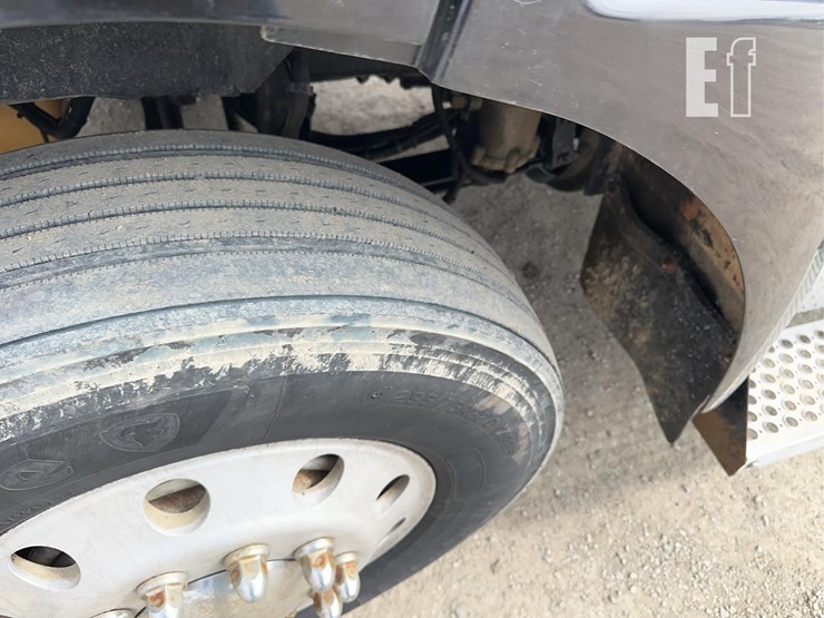 2005-kenworth-t800-image-41