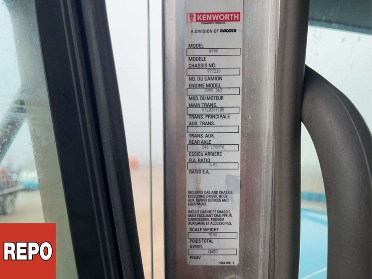 2019-kenworth-w900-image-25