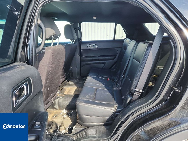 2018-ford-explorer-image-15