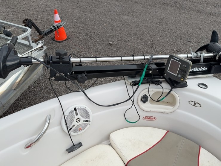 #4008-•-2006-tahoe-22'-runabout-boat-image-13