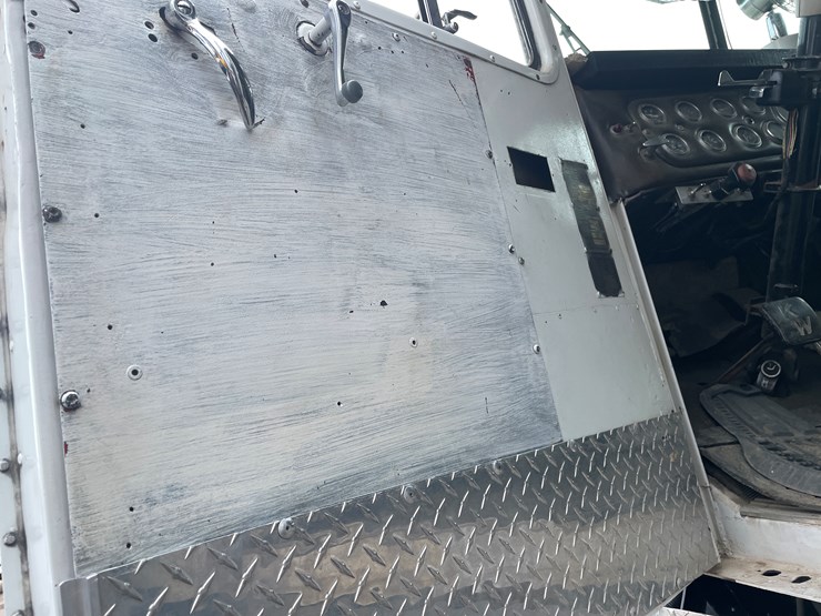 #246-•-1961-kenworth-truck-tractor-(has-nd-title)-(mora,-mn)-image-21