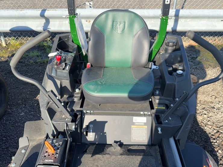 #4033-•-yakta-yxr-120-zero-turn-mower-image-6