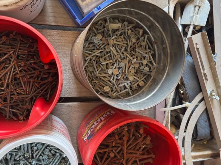 nails/screws/fasteners-image-18