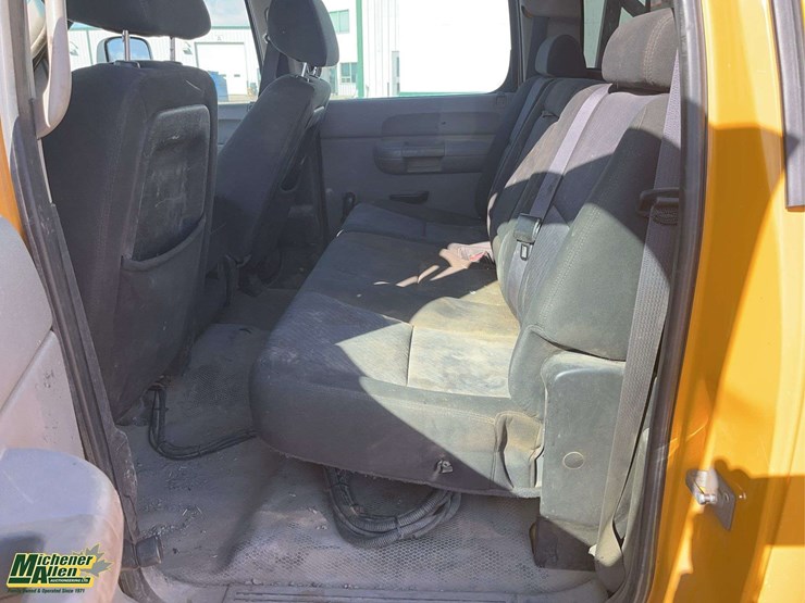 2011-gmc-sierra-2500hd-image-19