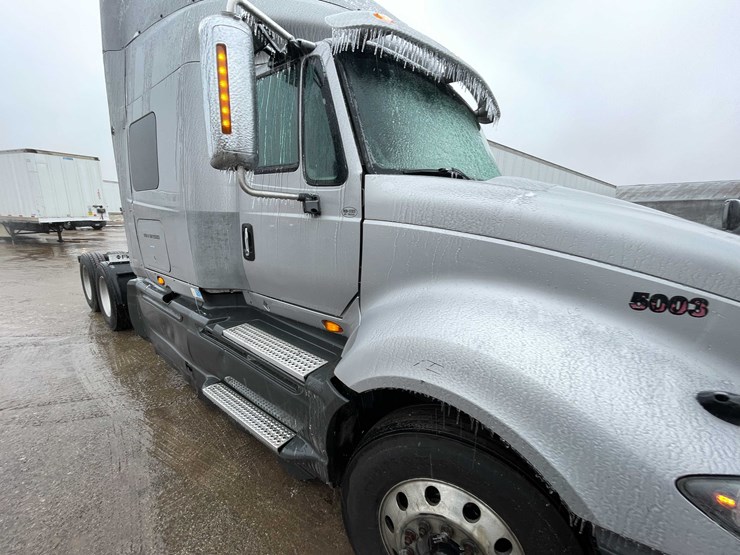 #230-•-2016-international-semi-tractor-(has-wi-title)-(denmark,-wi)-image-43