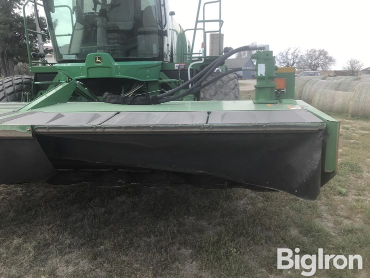 2019-john-deere-w235-image-10