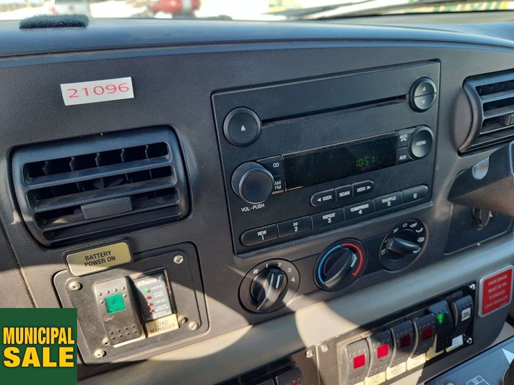 2005-ford-f550-image-22