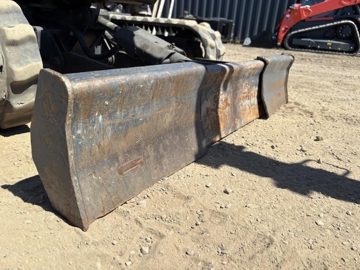 2020-bobcat-e10-image-11