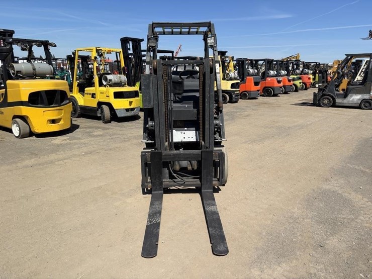 2011-nissan-mcp1f2a25lv-image-6