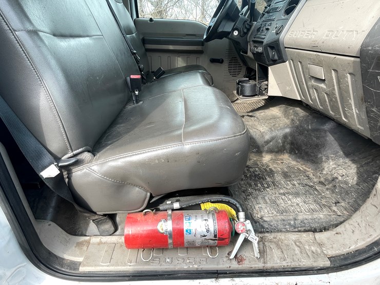 2009-ford-f550-image-39