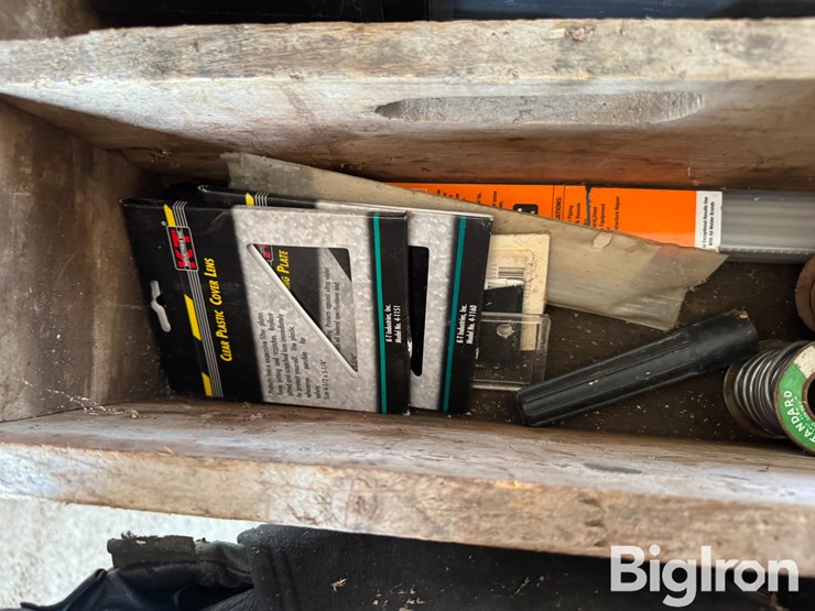 welder/charger-&-accessories-image-13