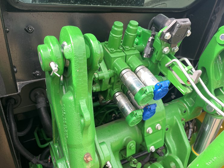 2019-john-deere-5090m-image-30