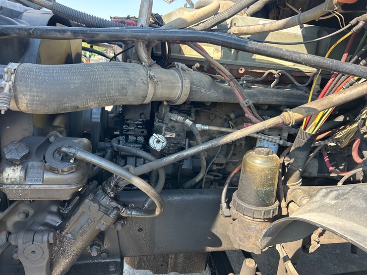 2007-freightliner-columbia-120-image-13