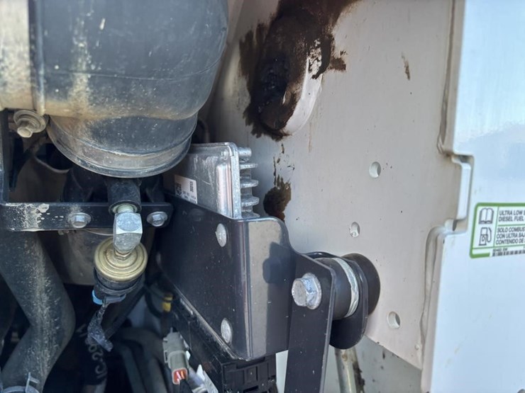 2019-bobcat-t590-image-38