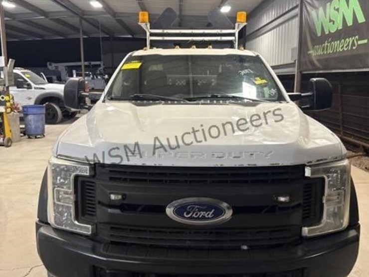 2017-ford-f550-image-3