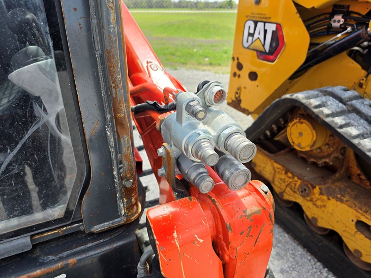 2021-kubota-svl97-2-image-6