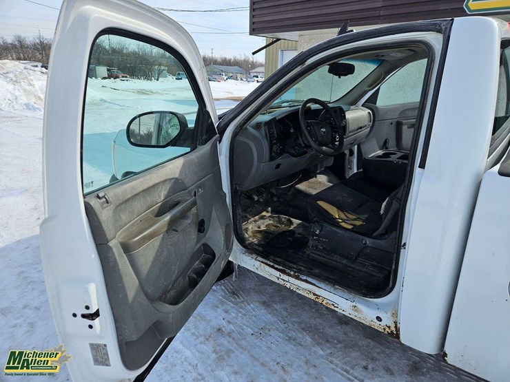 2010-chevrolet-silverado-1500-image-14