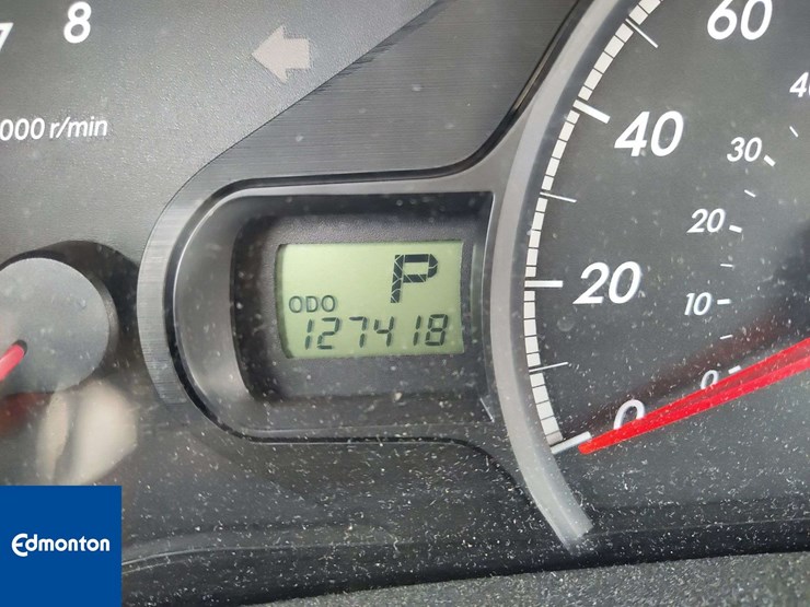 2013-toyota-sienna-image-22