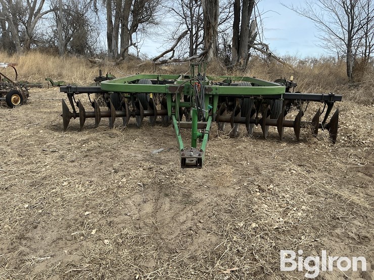 john-deere-210-image-2