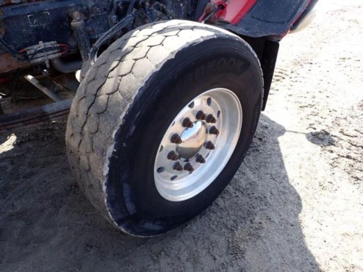 2014-peterbilt-389-image-37