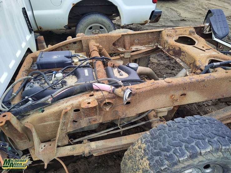 2004-chevrolet-silverado-2500hd-image-27