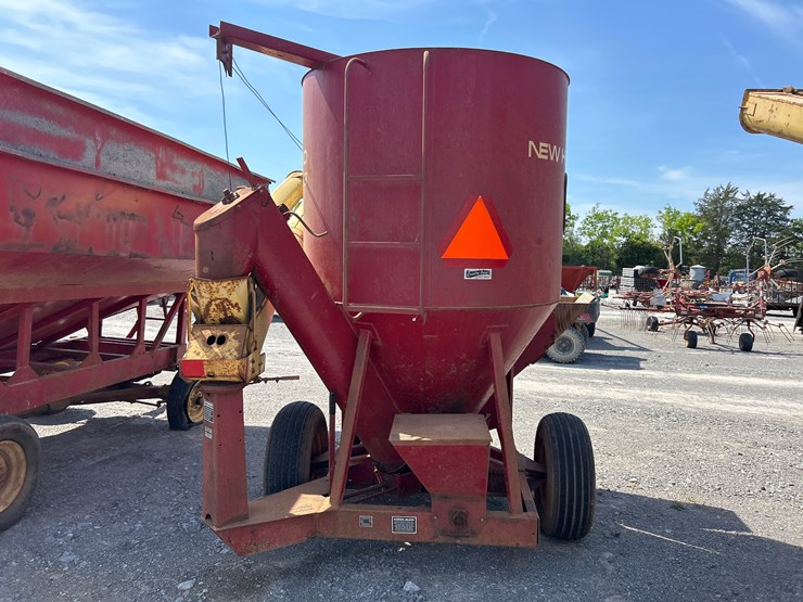 new-holland-353-image-5