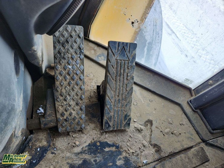 2013-deere-644k-image-20