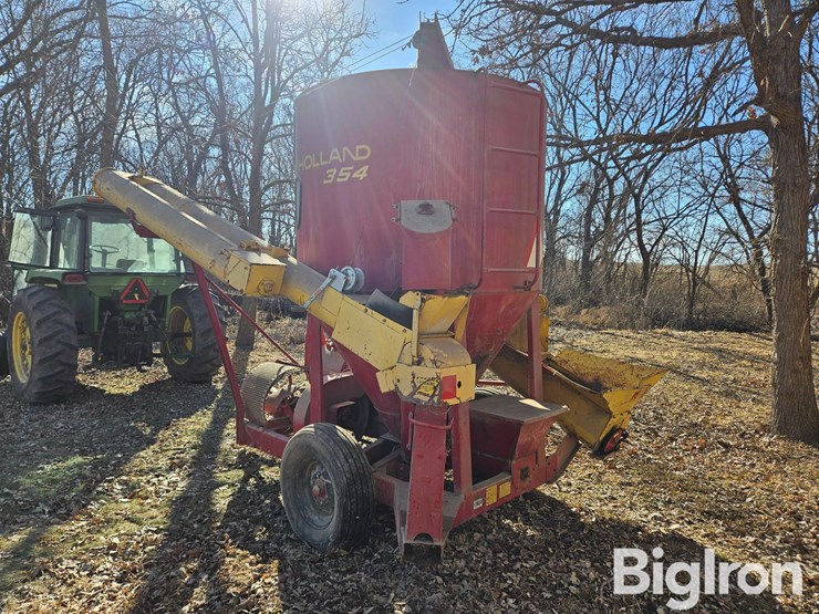 new-holland-354-image-7