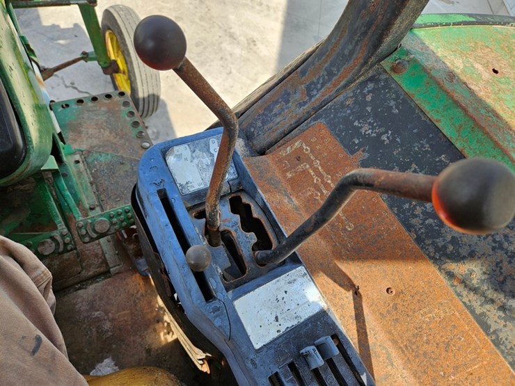 1982-john-deere-4240-image-32